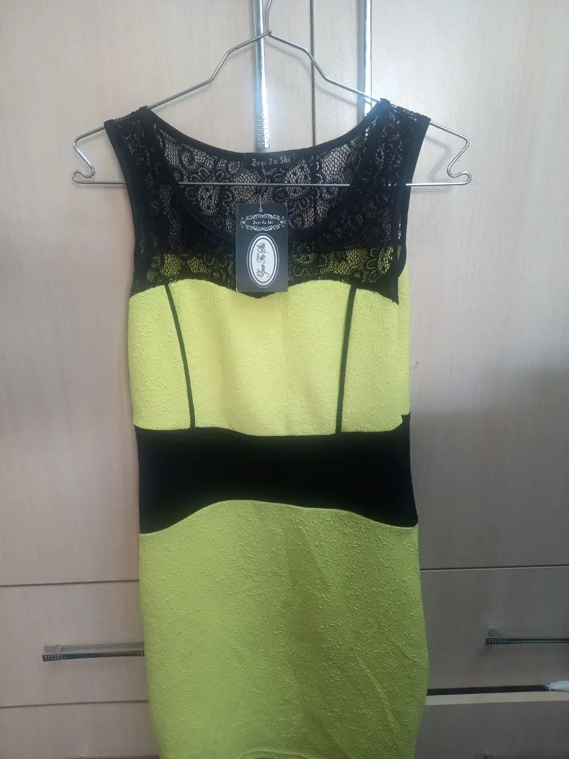 لباس جشن|لباس|اصفهان, عاشقآباد|دیوار