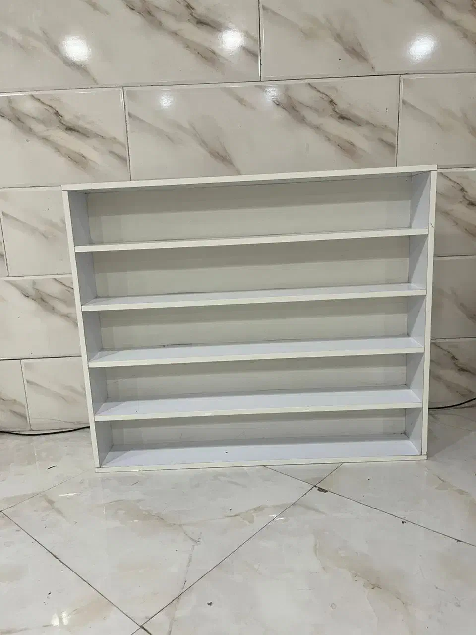 وسایل سالن زیبایی|آرایشگاه و سالن‌های زیبایی|ساوه, |دیوار