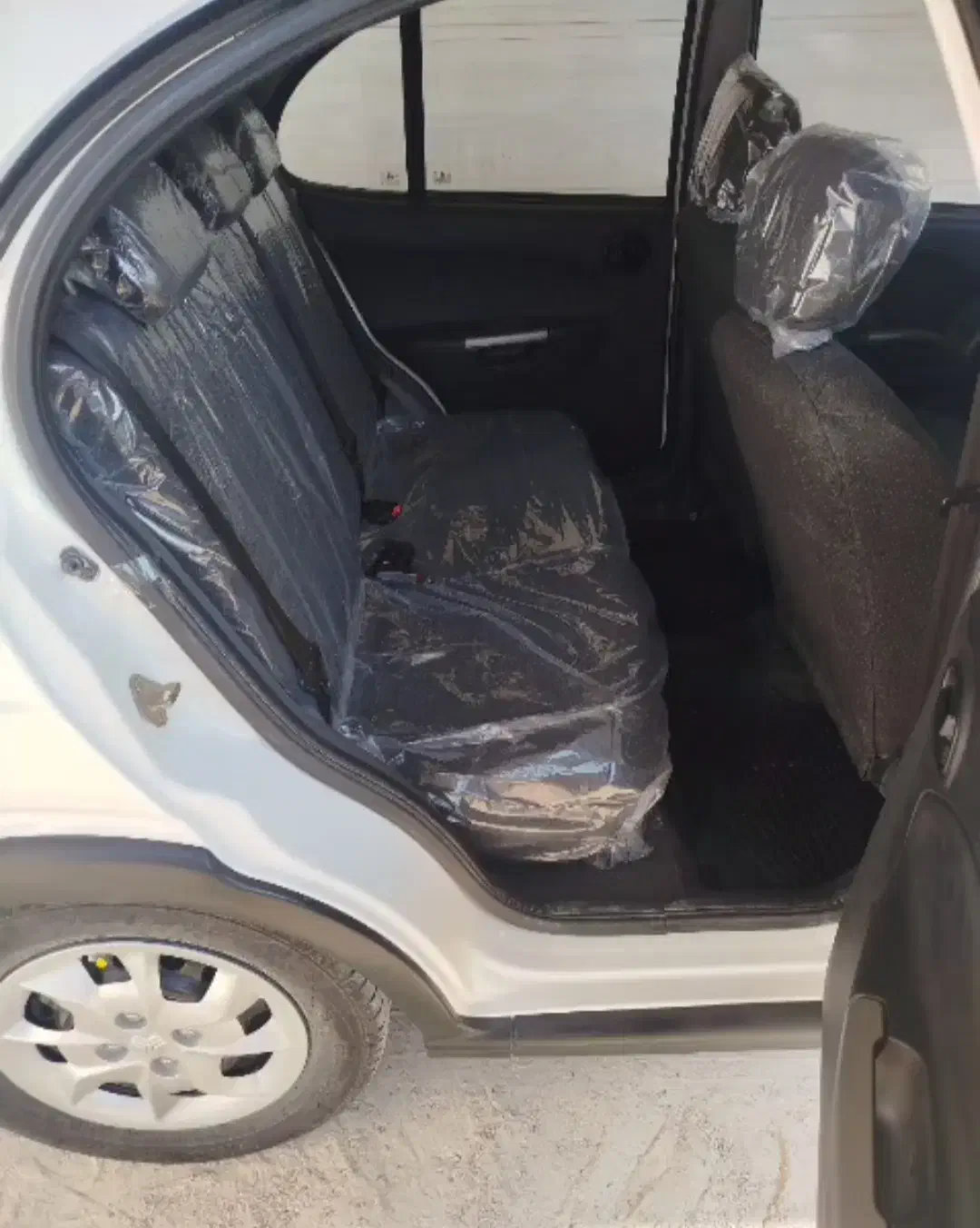 فروش فوری کوئیک 1403 Rs سفید سقف مشکی|خودرو سواری و وانت|بندر کنگان, |دیوار