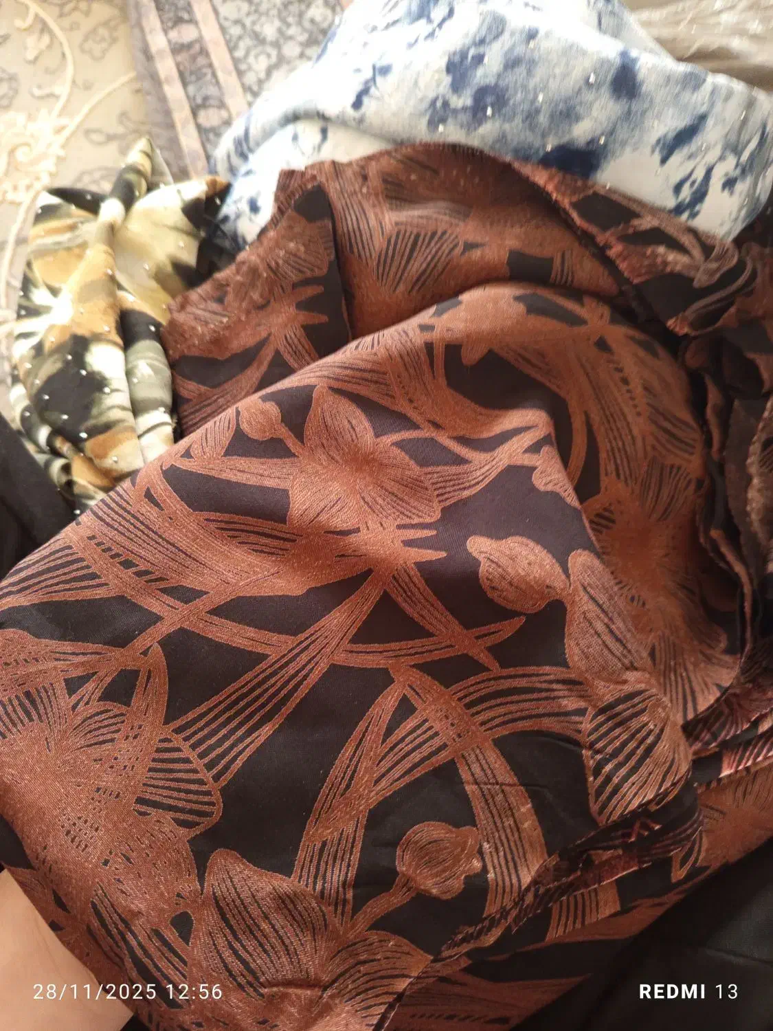 انواع پارچه ۳/۵ متری قیمت ۳۵۰ و ۳۰۰|لباس|اردبیل, |دیوار