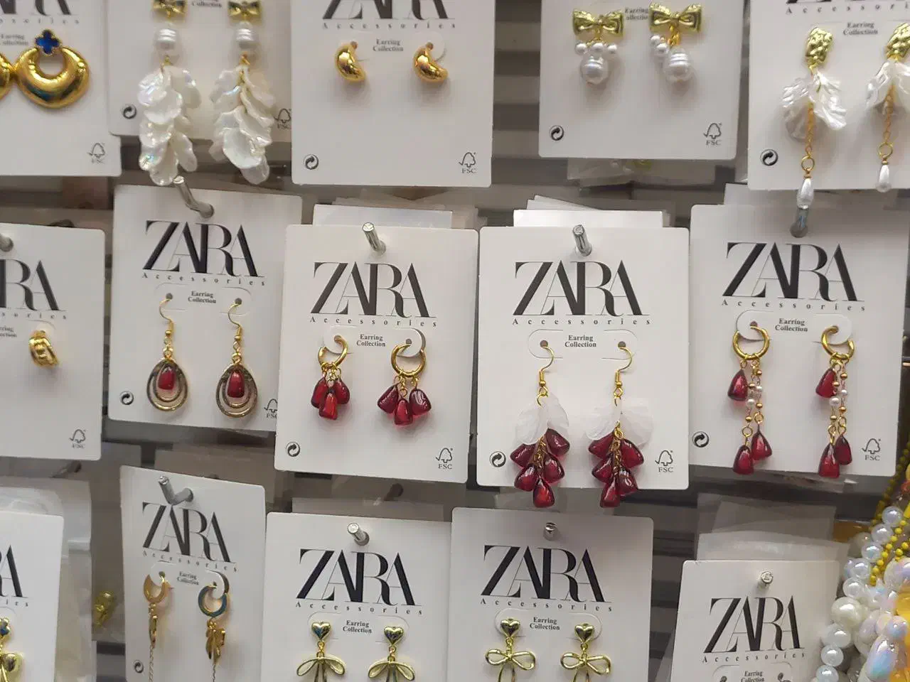 گوشواره وگردنبند یلدایی|بدلیجات|شاهینشهر, شهرک گلدیس|دیوار