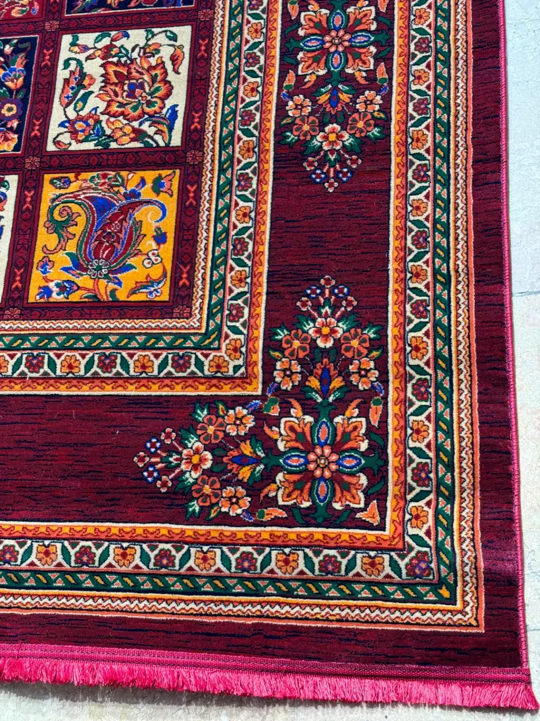 فرش نفیس ایرانی با طرح شبکهای|فرش|گرگان, |دیوار