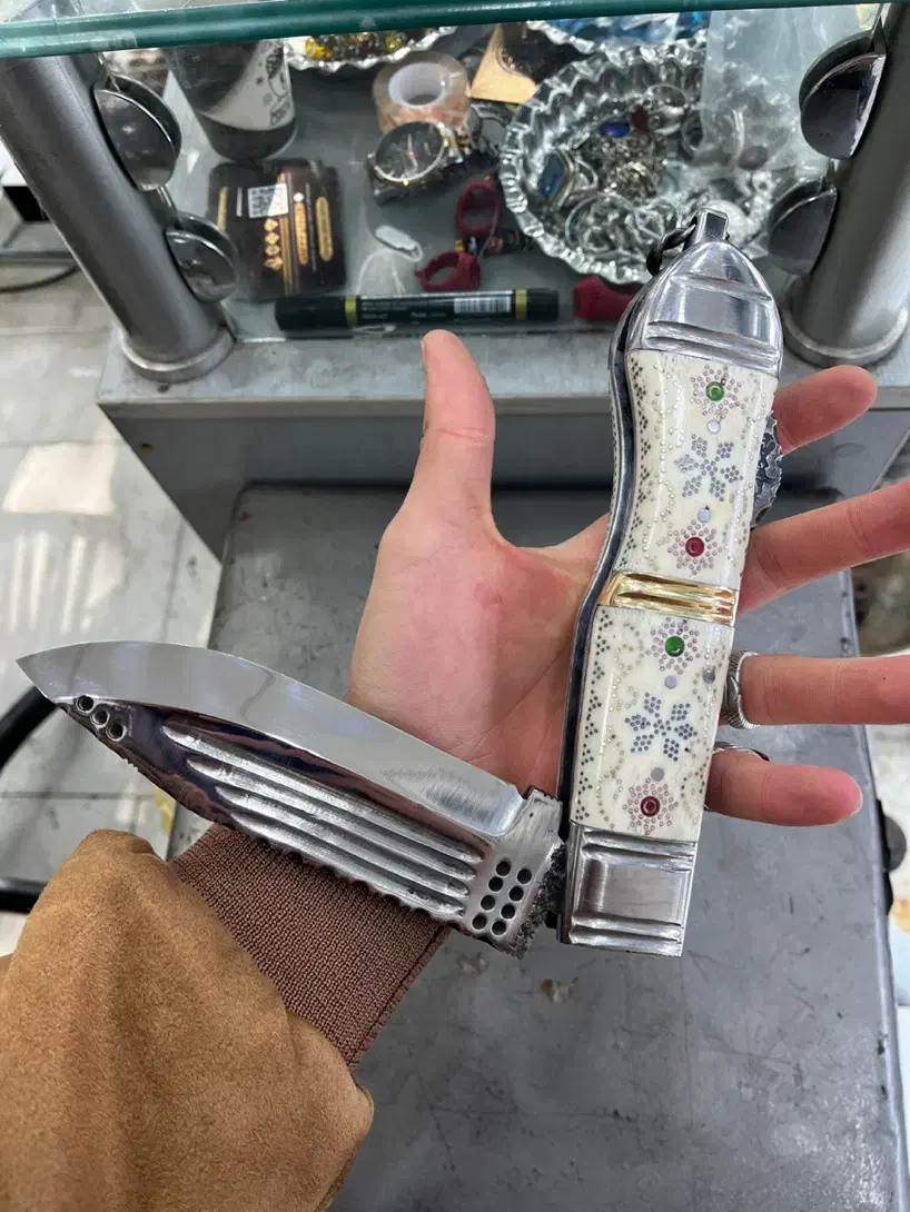 چاقوی بابا|کلکسیون اشیاء عتیقه|تبریز, |دیوار