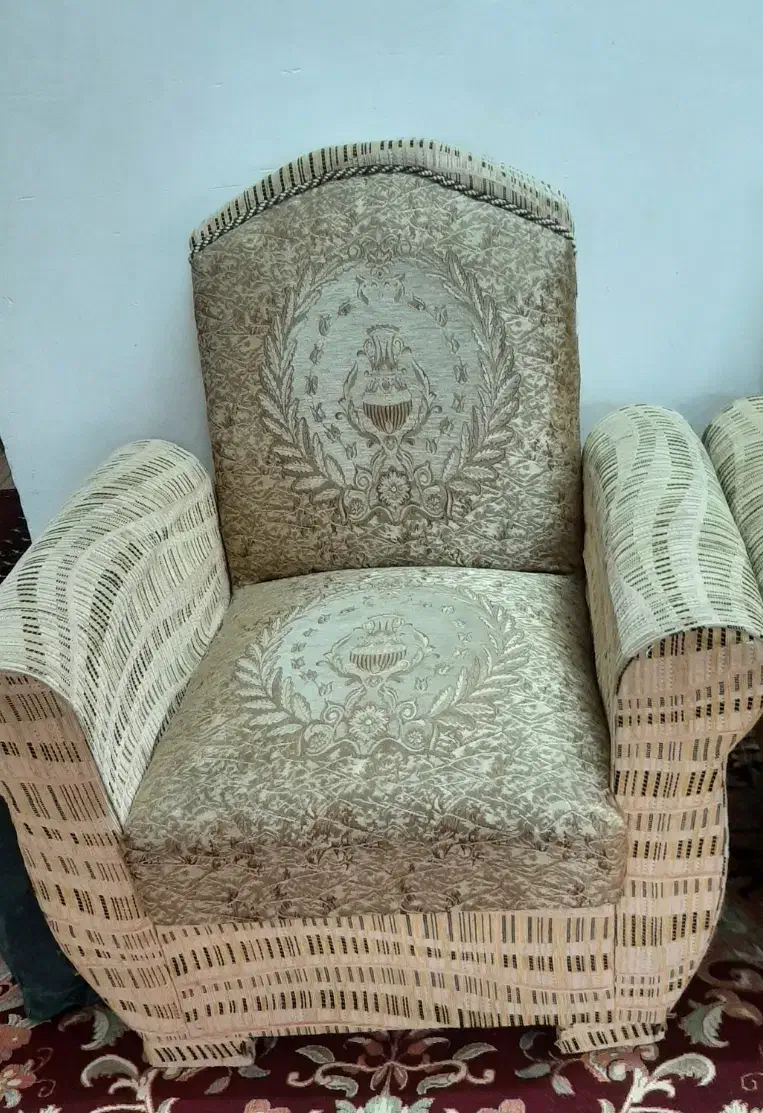 مبل راحتی|مبلمان خانگی و میز عسلی|رشت, نخودچر|دیوار