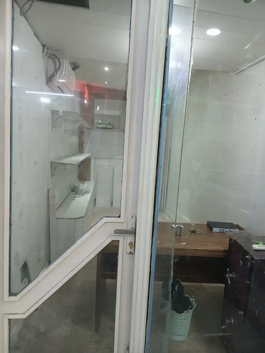 فروش مغازه یا معاوضه با اداری ومسکونی|فروش مغازه و غرفه|تهران, فردوس|دیوار