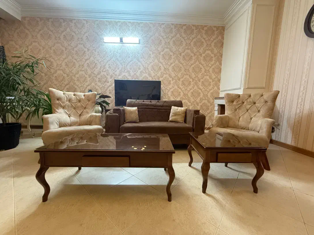 مبل راحتی . میز عسلی|مبلمان خانگی و میز عسلی|مشهد, دانشجو|دیوار