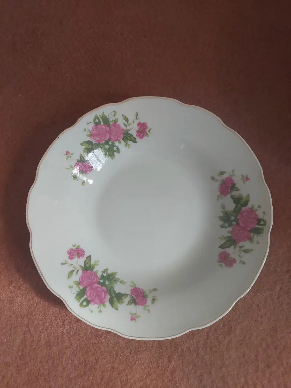 چینی گل سرخ|ظروف سرو و پذیرایی|قم, شهید صیاد شیرازی|دیوار