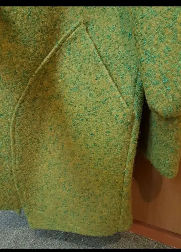 پالتو|لباس|اصفهان, جاوان|دیوار