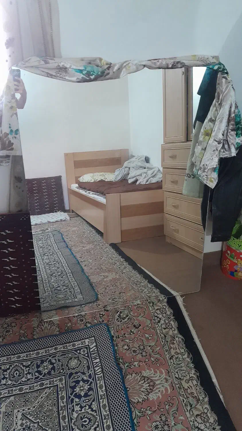 یک عدد اینه بزرگ تمیر بدون کوچک ترین لکه|آینه|گنبد کاووس, |دیوار