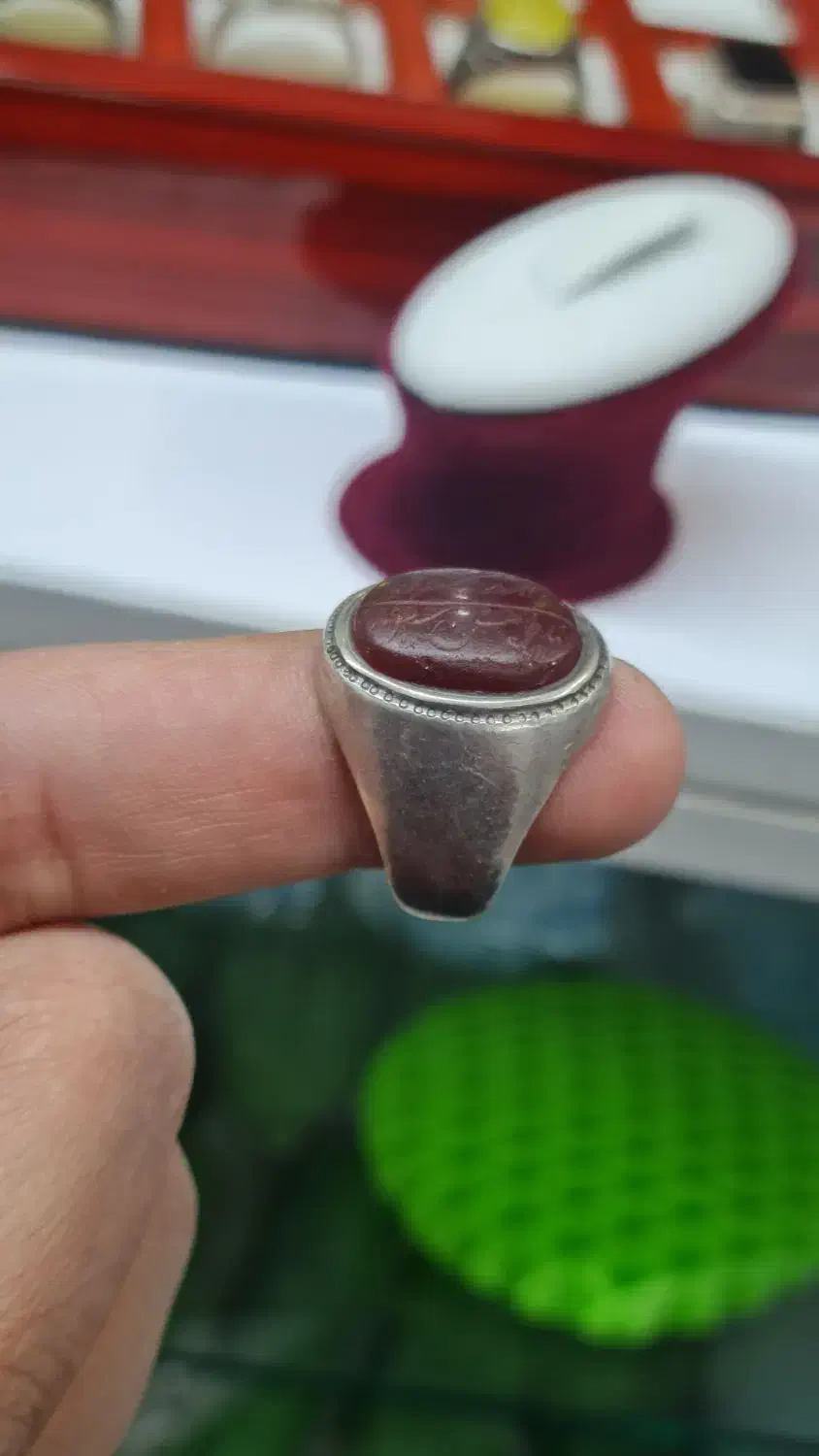 سه عقیق کهنه کهنه|جواهرات|یزد, |دیوار