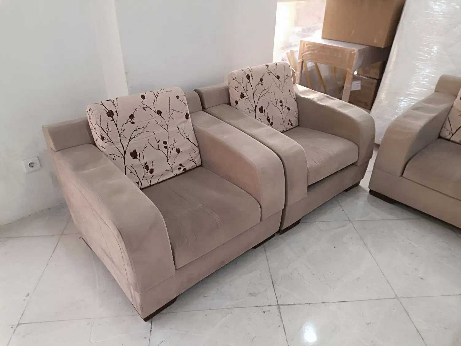 مبل ۵نفره|مبلمان خانگی و میز عسلی|تهران, شهرک محلاتی|دیوار