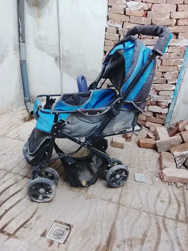 با سلام یک کالسکه سالم سالم به فروش میرسد|کالسکه و لوازم جانبی|قزوین, |دیوار