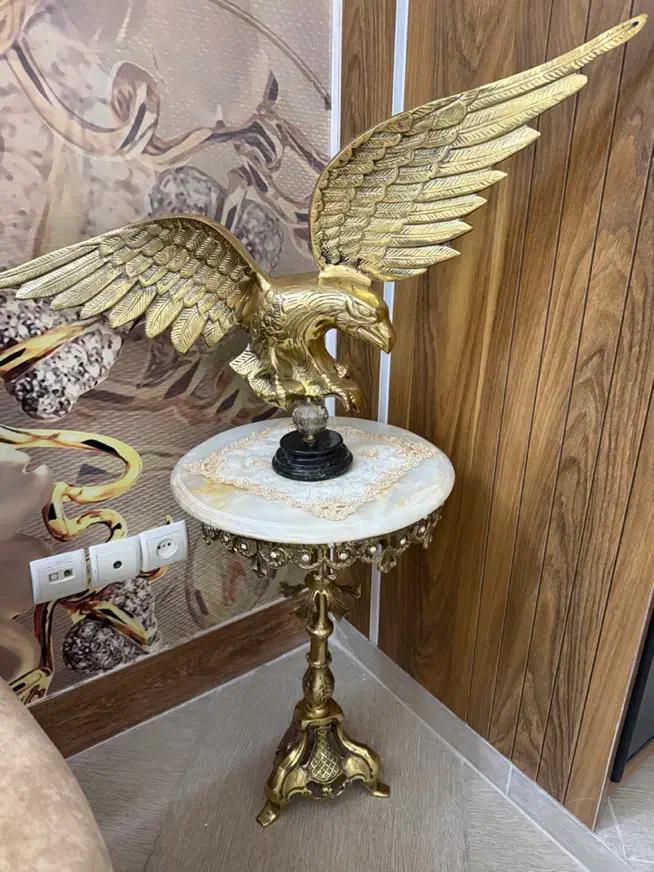 عقاب برنجی|مجسمه، تندیس، ماکت|اراک, |دیوار