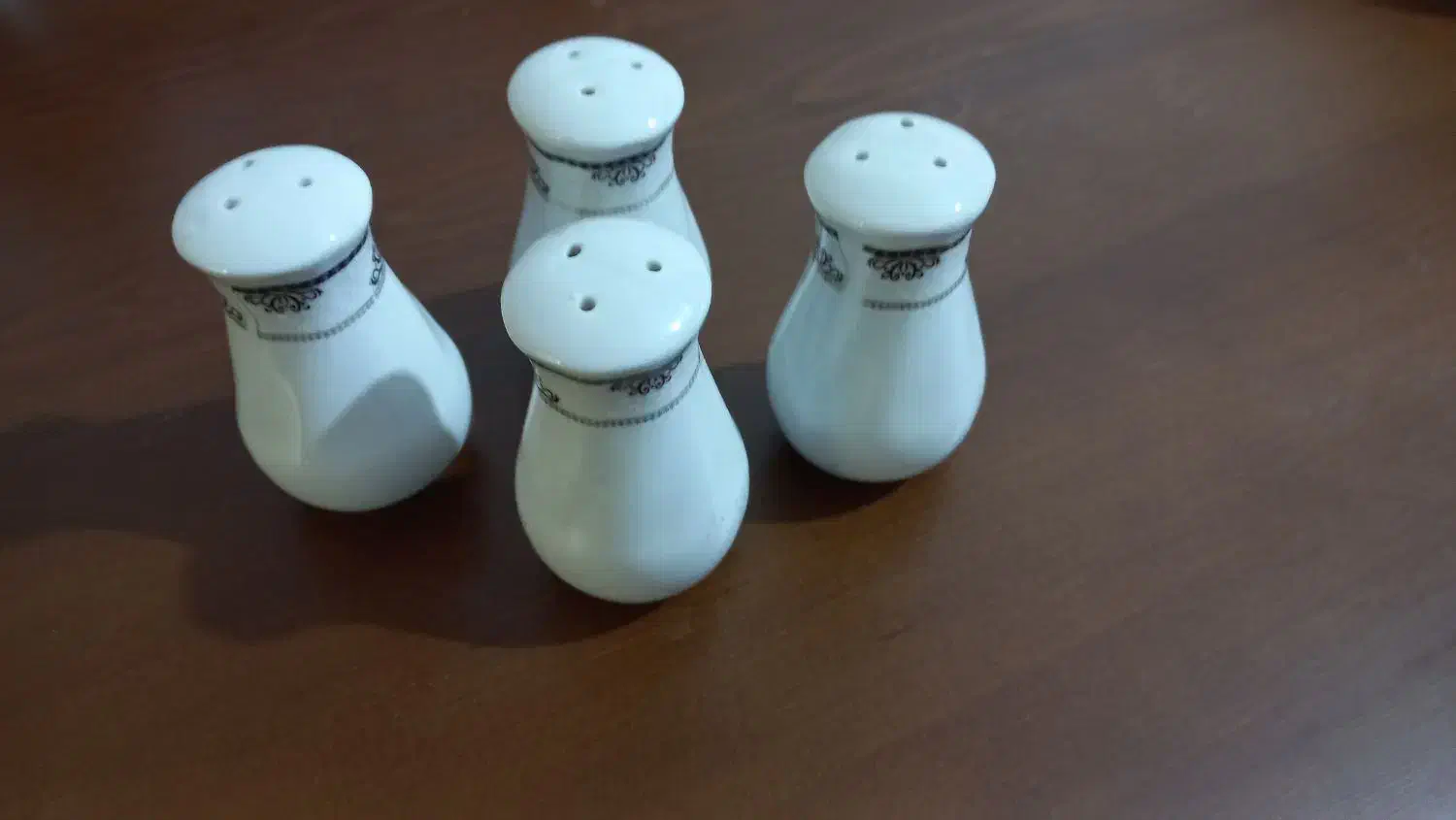 نمک پاش چینی /قدیمی|ظروف سرو و پذیرایی|رشت, توشیبا|دیوار