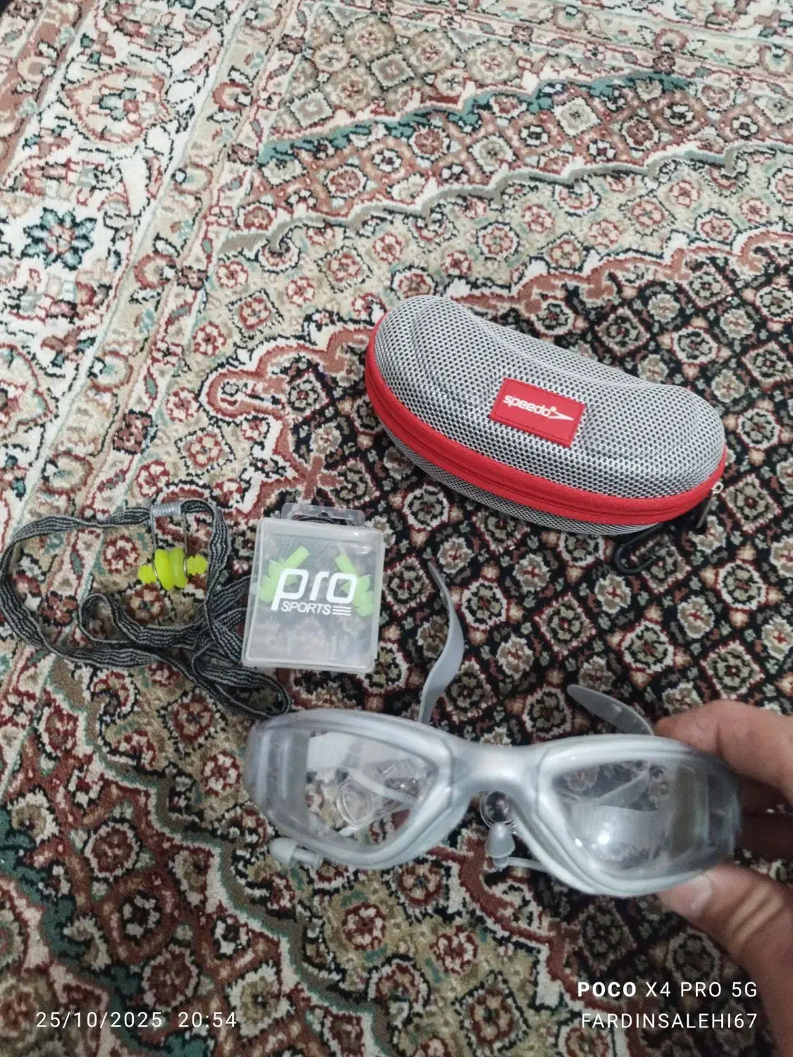 عینک شنا برند اسپیدو|غواصی و ورزش‌های آبی|همدان, |دیوار