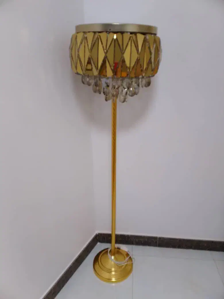 آباژور درحدنو سالم|چراغ خواب و آباژور|رشت, جانبازان|دیوار