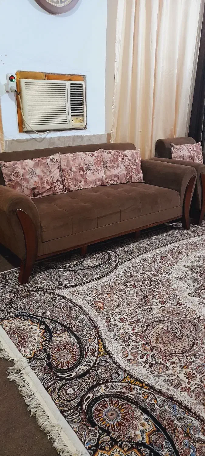 مبل هفت نفره سالم و تمیز|مبلمان خانگی و میز عسلی|گنبد کاووس, |دیوار