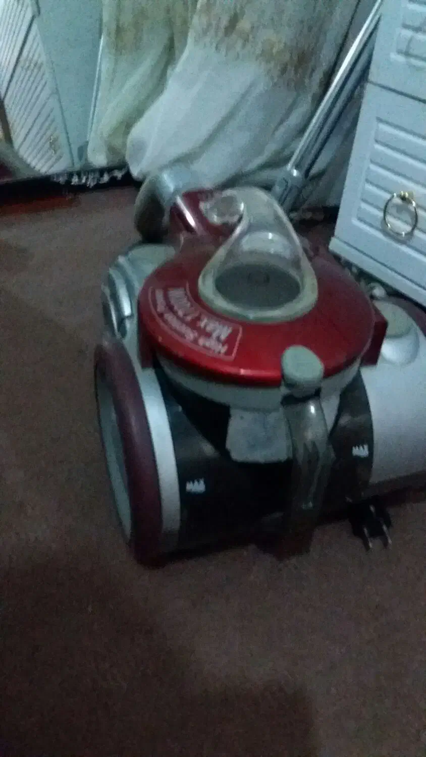 با سلام فروش یک عدد جارو برقی|جاروبرقی، جارو شارژی، بخارشو|بروجرد, |دیوار