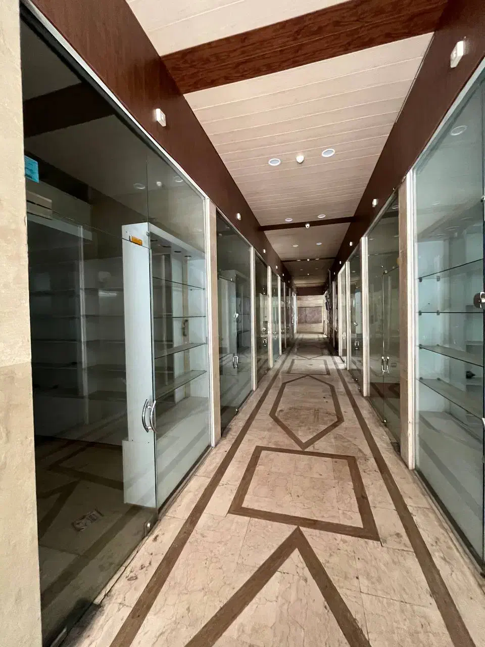 12متر تجاری/سودهی پربازده/سندتک برگی/تاپ لوکیشن|فروش مغازه و غرفه|تهران, شهر زیبا|دیوار