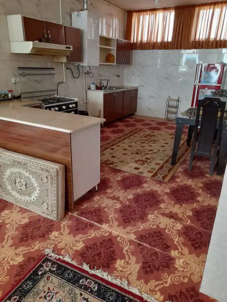 سوییت مرکزی زیرزمین دربست|اجارهٔ کوتاه‌مدت آپارتمان و سوئیت|یزد, |دیوار