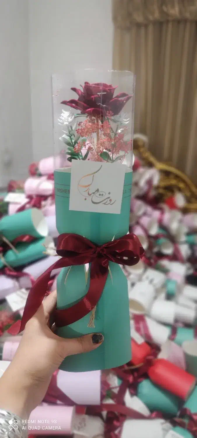 گل مصنوعی ویژه روز مادر تعداد بالا|گل و گیاه طبیعی|اراک, |دیوار