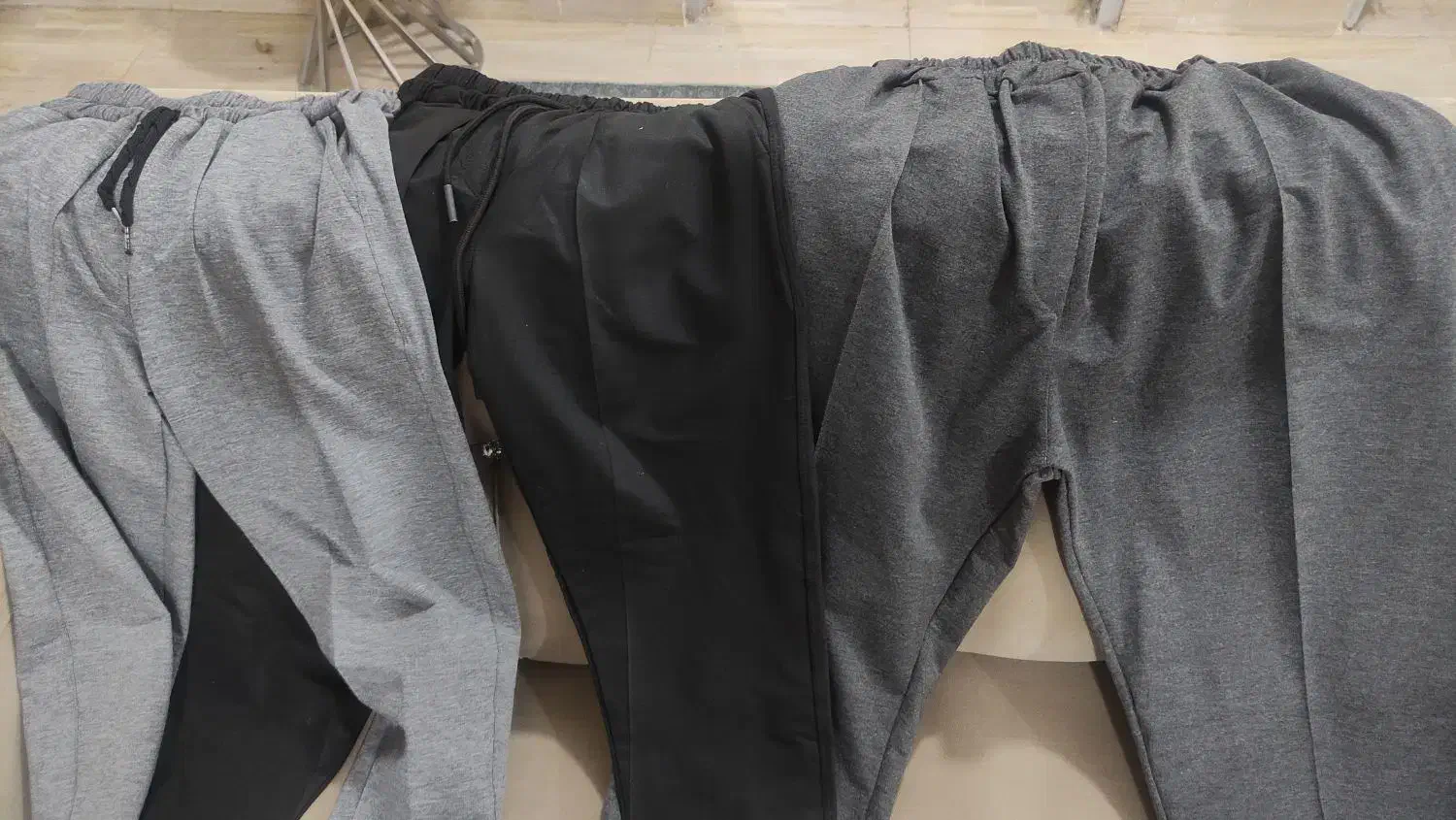 عمده و تک|لباس|دهلران, |دیوار