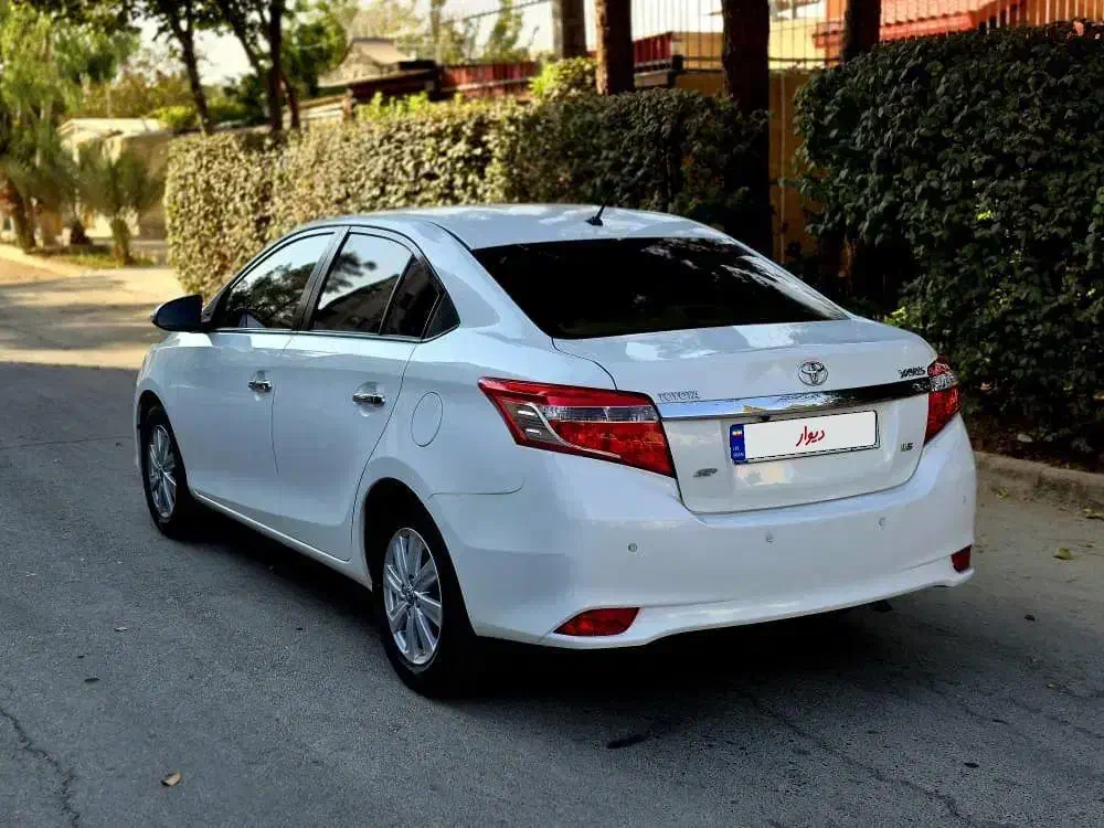 تویوتا یاریس صندوقدار ۲۰۱۴ بدون رنگ|خودرو سواری و وانت|اصفهان, شیخ اشراق|دیوار