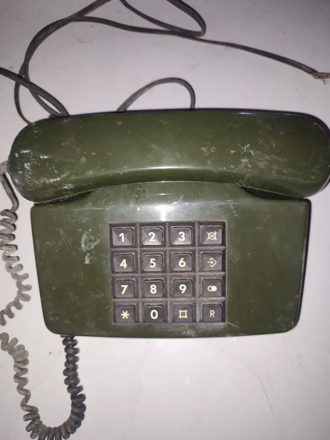 تلفن رومیزی قدیمی نوستالژیک|کلکسیون اشیاء عتیقه|کرج, عظیمیه|دیوار