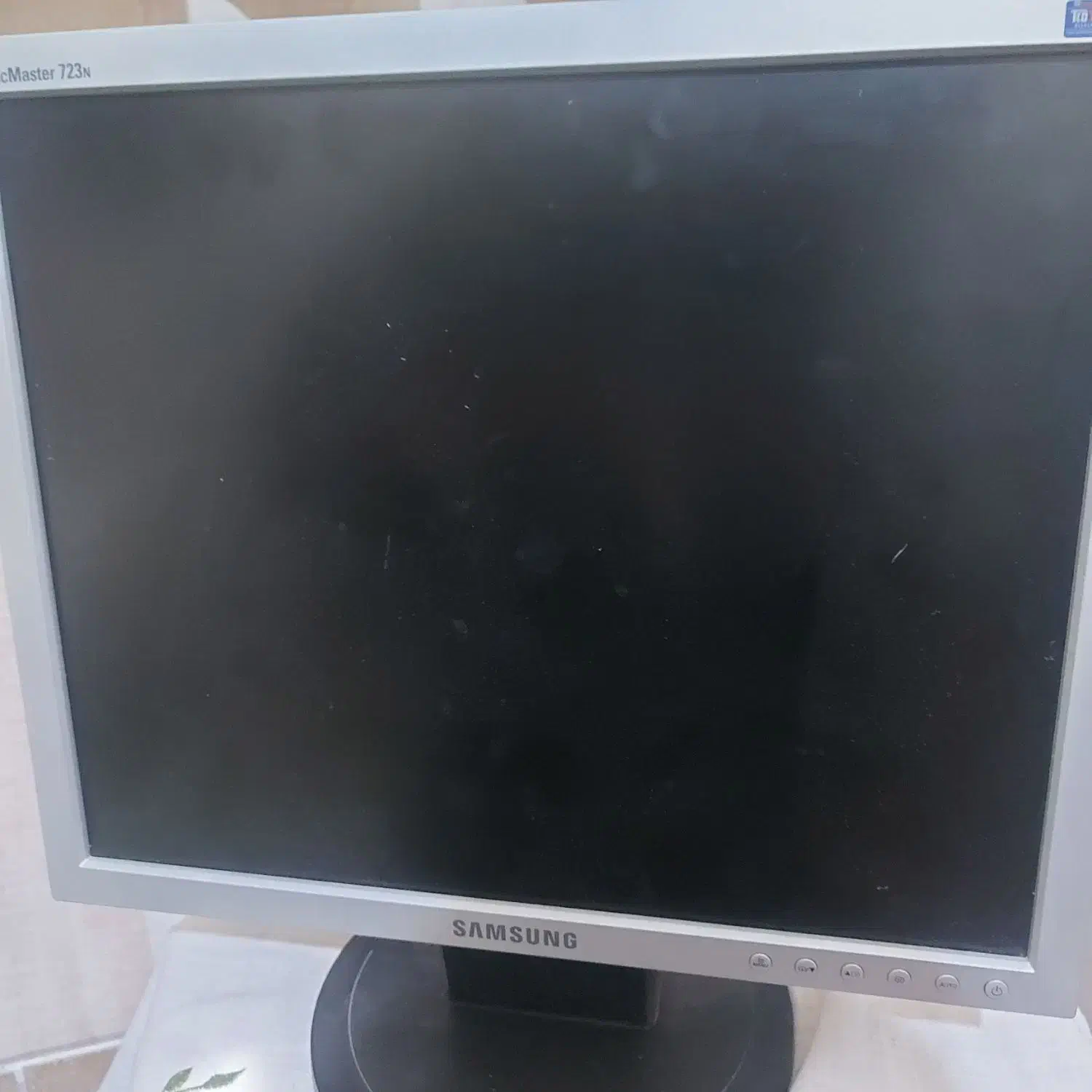 مانیتور سامسونگ ۱۷ اینچ|قطعات و لوازم جانبی رایانه|قم, بنیاد|دیوار