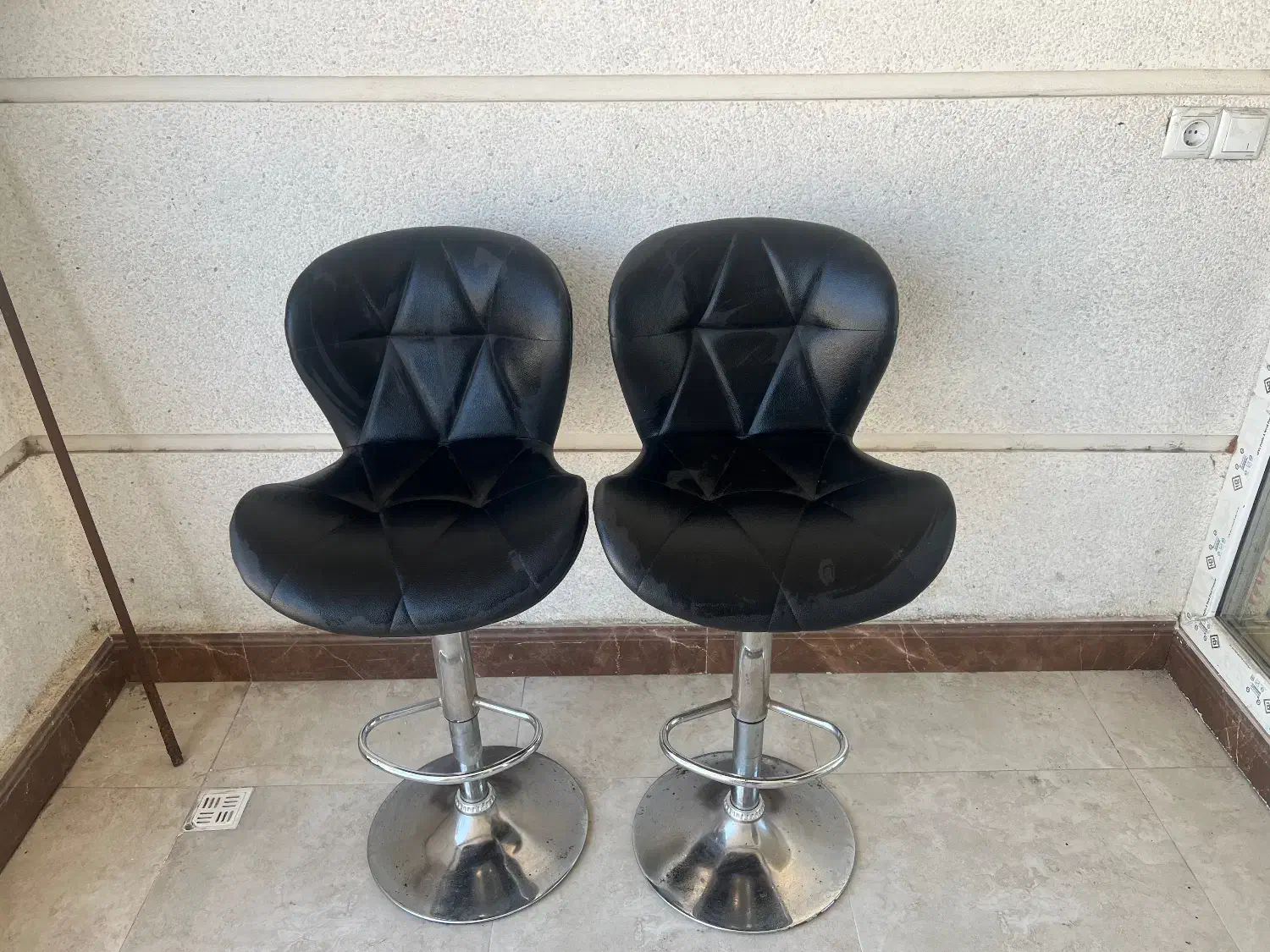 صندلی اپن آشپزخانه چرمی پایه بلند با قابلیت تنظیم|میز و صندلی غذاخوری|بابلسر, |دیوار