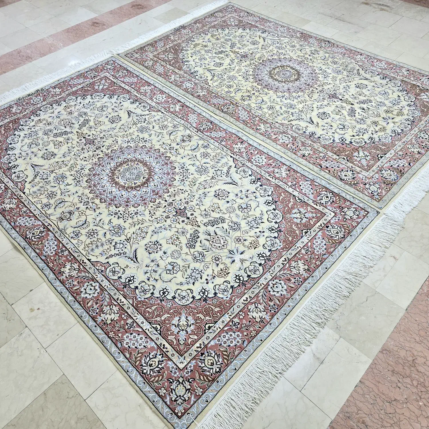 دوعدد فرش ۴ متری نایین گل ابریشم دستباف|فرش|تهران, ونک|دیوار