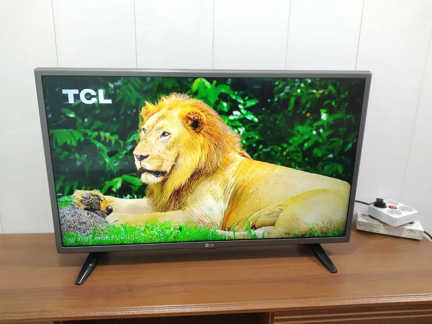 ال ای دی ۳۲اینج الجی درحدصفر نونو ۲ماه کار نکرده|تلویزیون و پروژکتور|سنندج, |دیوار