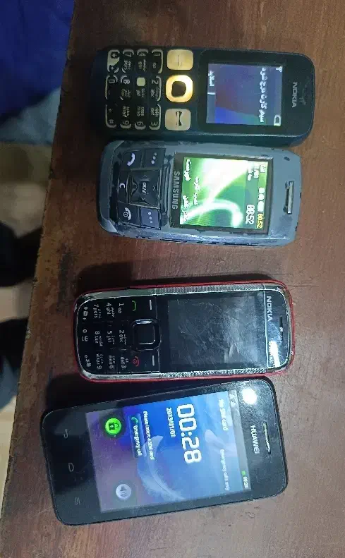 تعدادی گوشی ساده اوراقی|موبایل|مرند, |دیوار