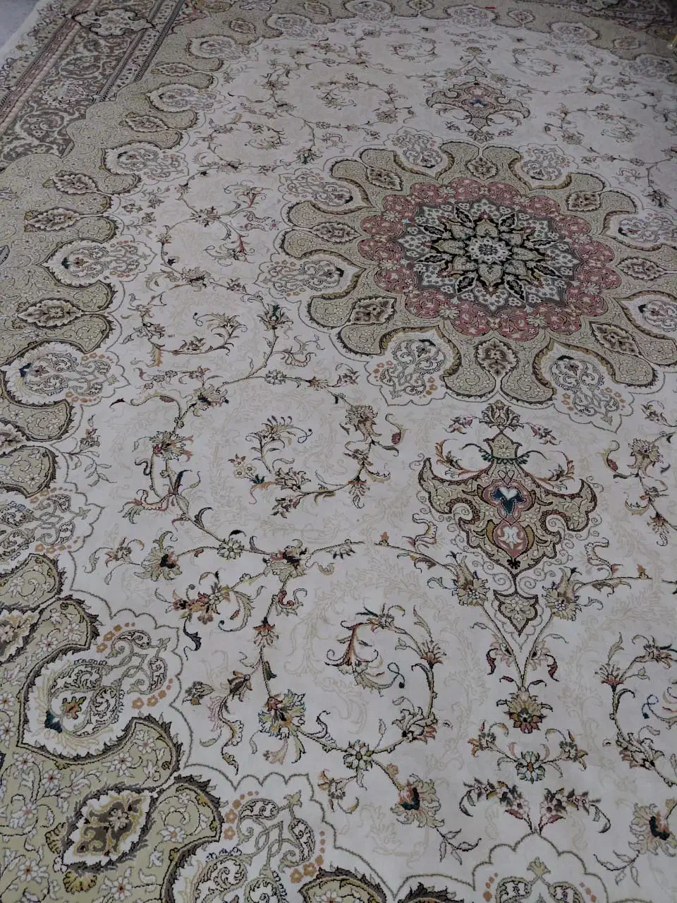 فرش ۱۲ متری در حد نو|فرش|خرم‌آباد, |دیوار