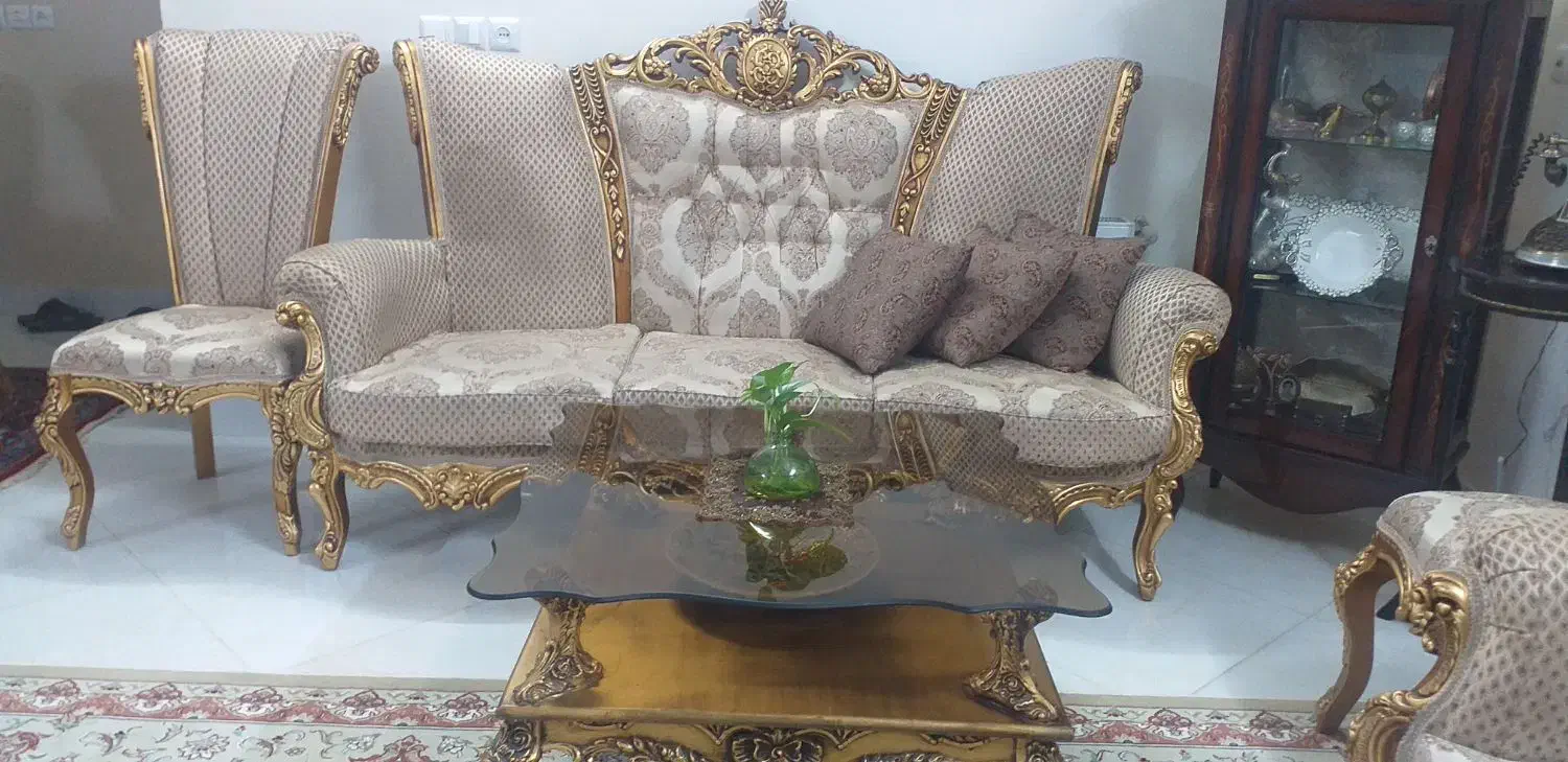 مبلمان کلاسیک ۹ نفره به همراه میز نهارخوری ۶ نفره|مبلمان خانگی و میز عسلی|بیرجند, |دیوار