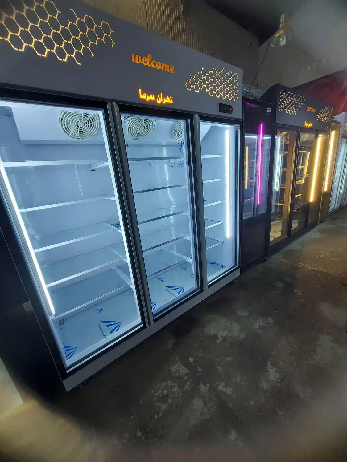 یخچال فریزر ایستاده ویترینی ۲در ۳در موتور بالا|فروشگاه و مغازه|مشهد, فدک|دیوار