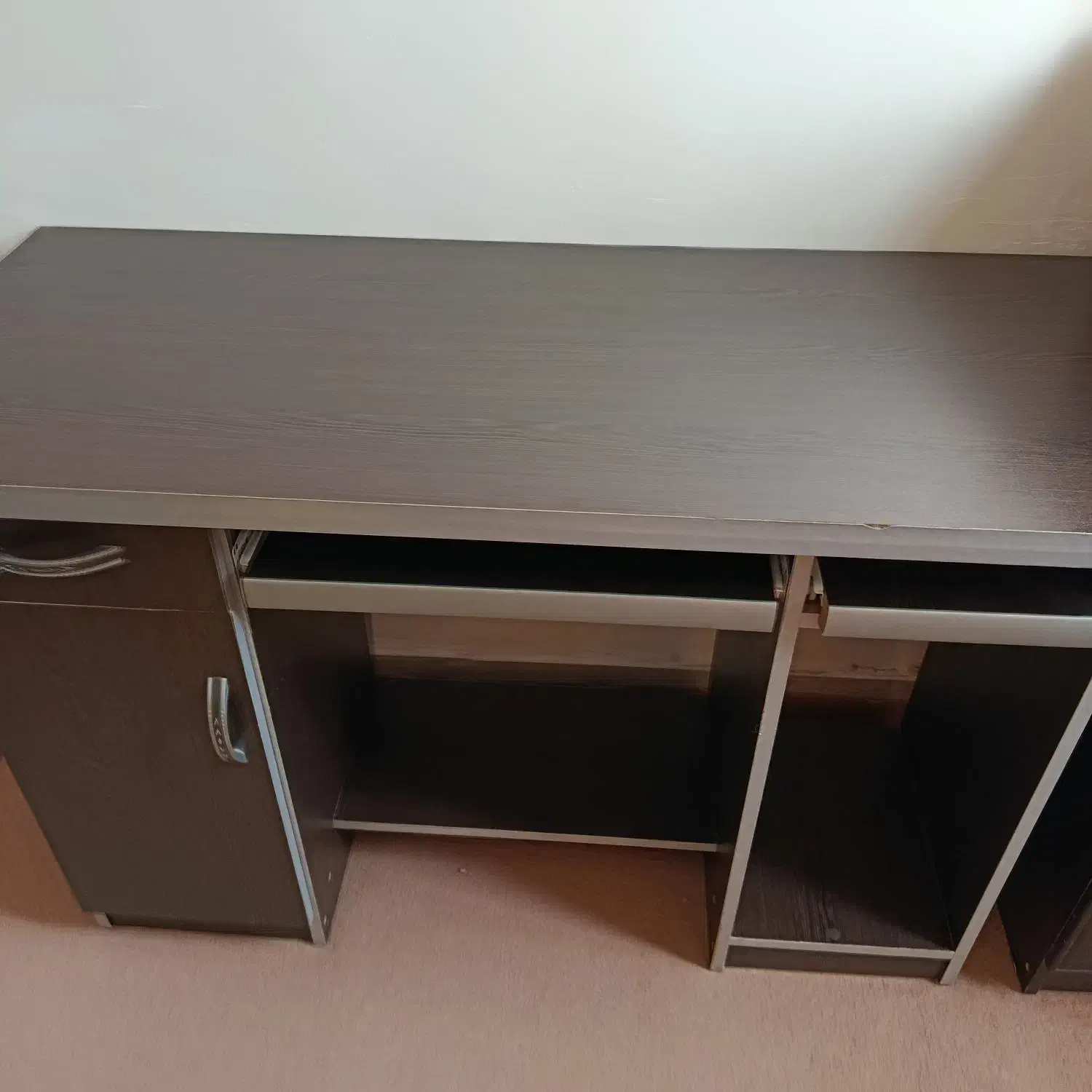 میز کامپیوتر در حد نو|میز تحریر و کامپیوتر|بروجرد, |دیوار