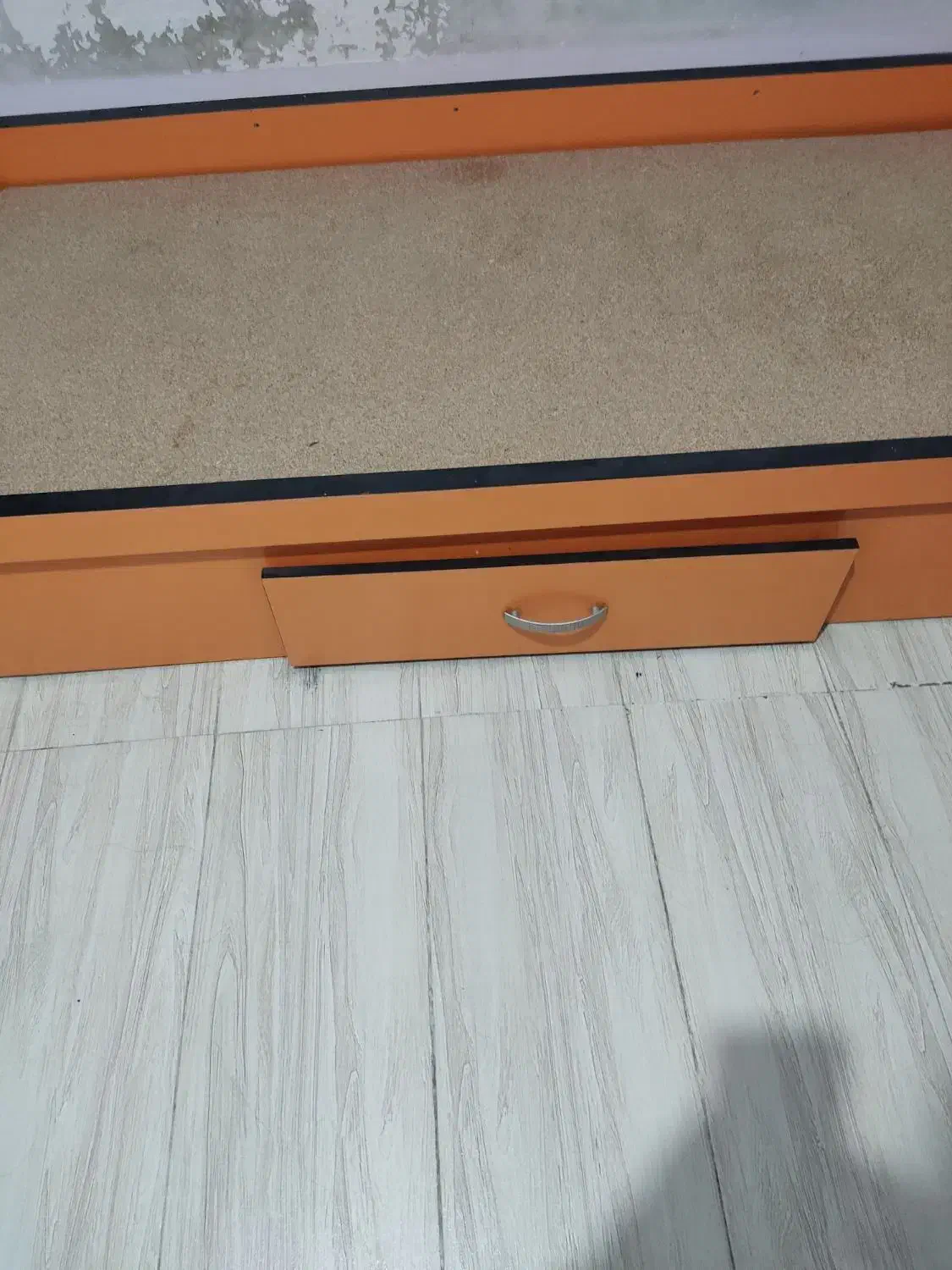 تخت ام دی اف شیک و کاملا سالم بدون تشک|تخت و سرویس خواب|سنندج, |دیوار