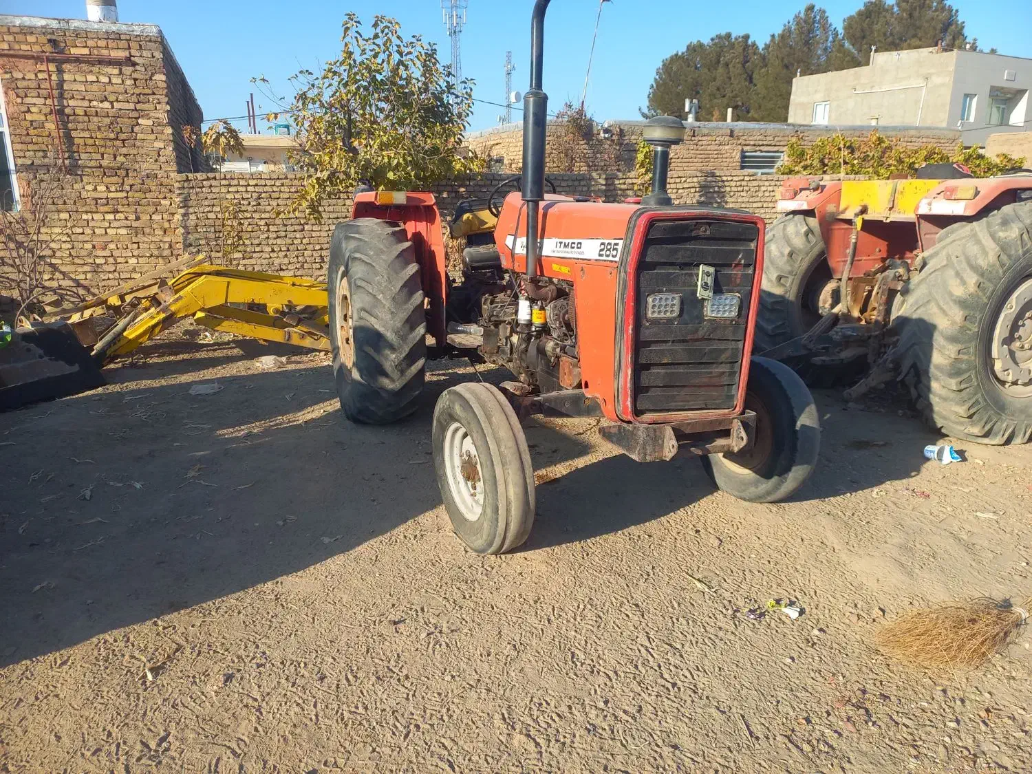 تراکتور۲۸۵ مدل۸۸|خودرو سنگین|سبزوار, زینبیه|دیوار