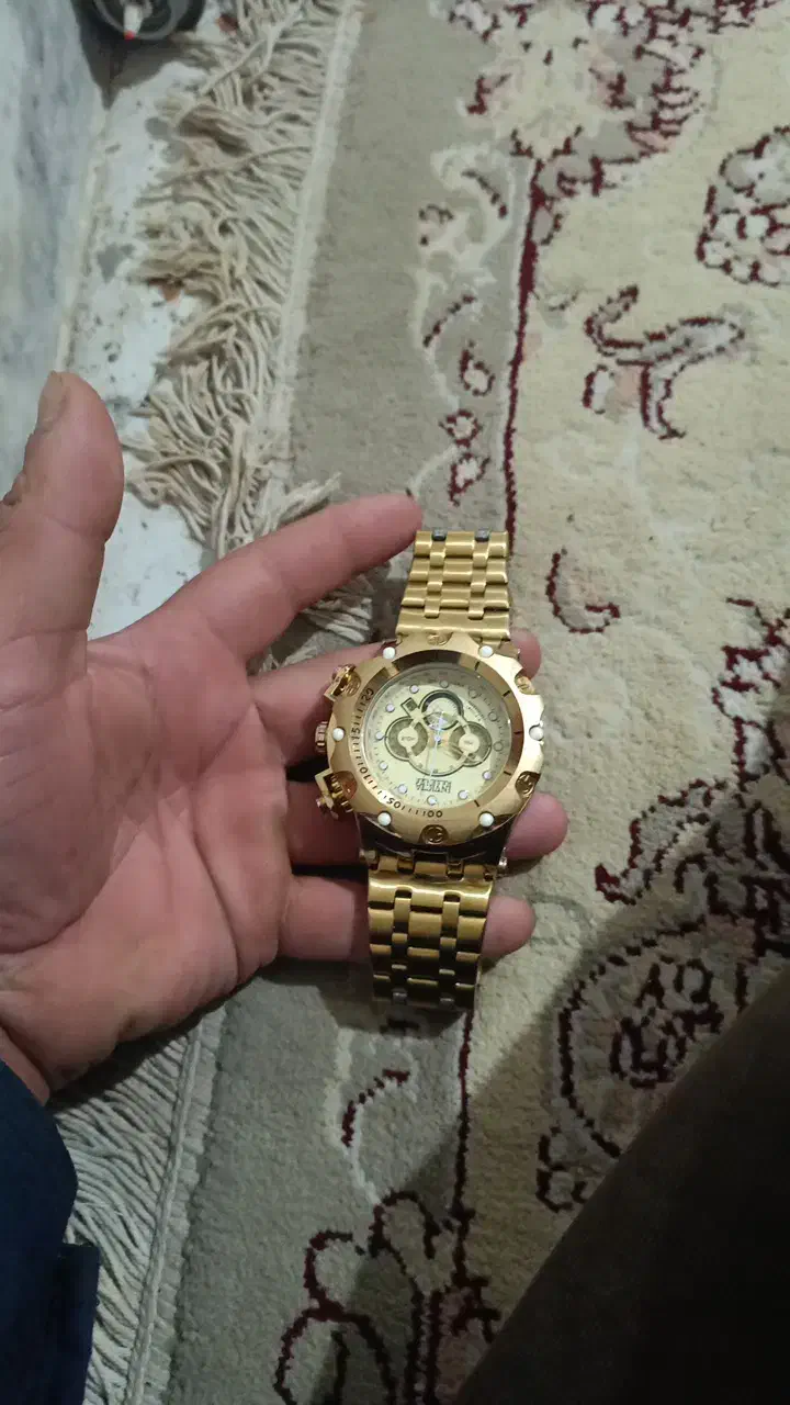 ساعت وکفش وچاقو و...|ساعت|ارشق, |دیوار