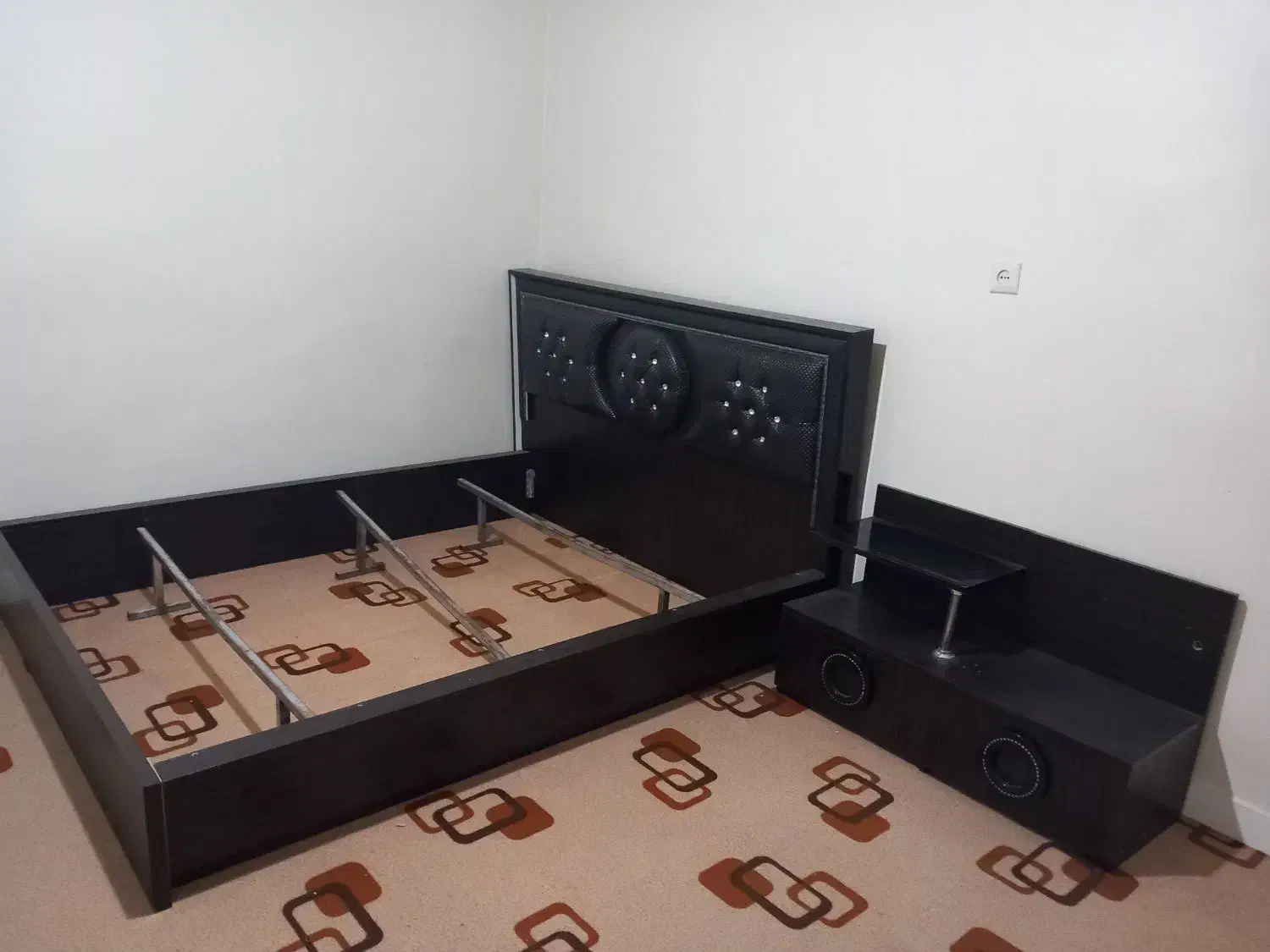 تخت و جالباسی جاکفشی آینه دار سالم و مرتب|مبلمان خانگی و میز عسلی|کرج, حاجی آباد|دیوار