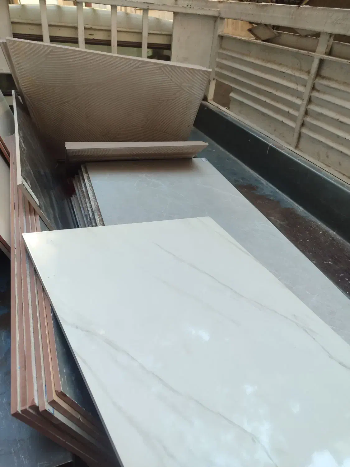 سرامیک خورده حراج نوع کیفیت مرغوب پرسلان|مصالح و تجهیزات ساختمان|تهران, حشمتیه|دیوار