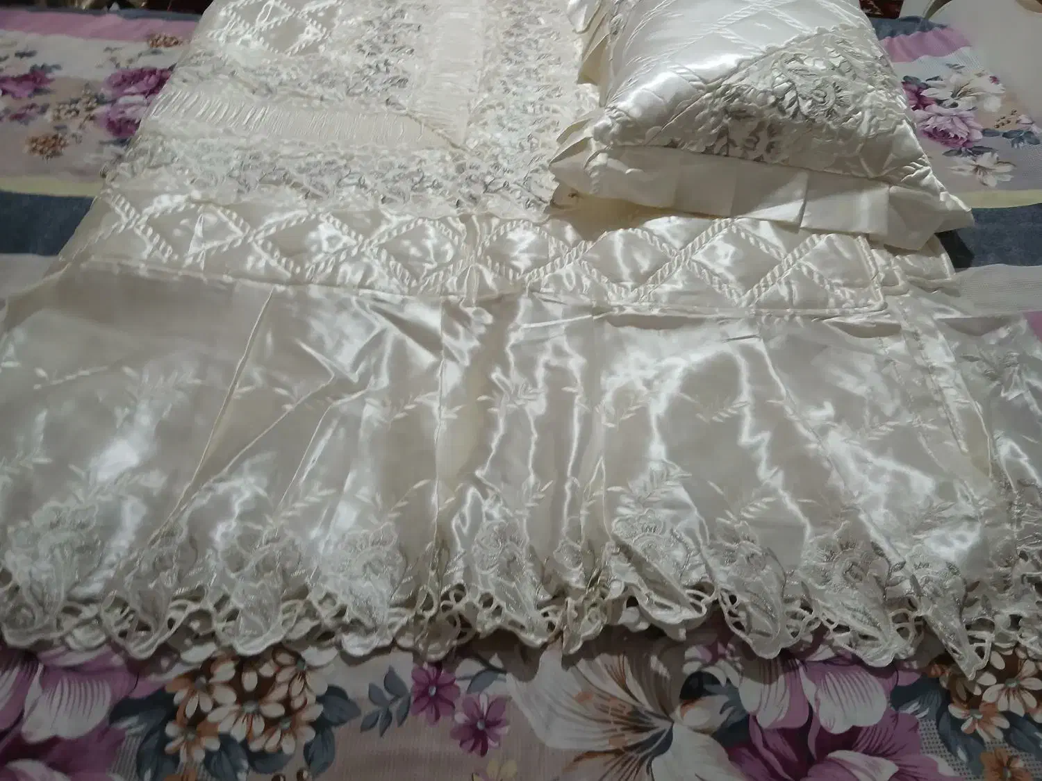 یک دست روتختی ساتن|سرویس روتختی|تبریز, |دیوار