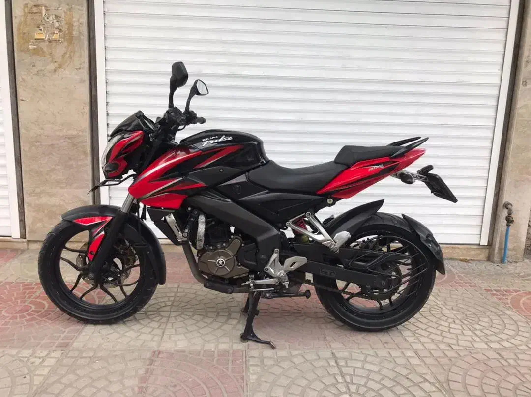 موتور ان اس تمیز و مرتب|موتورسیکلت|ساری, |دیوار