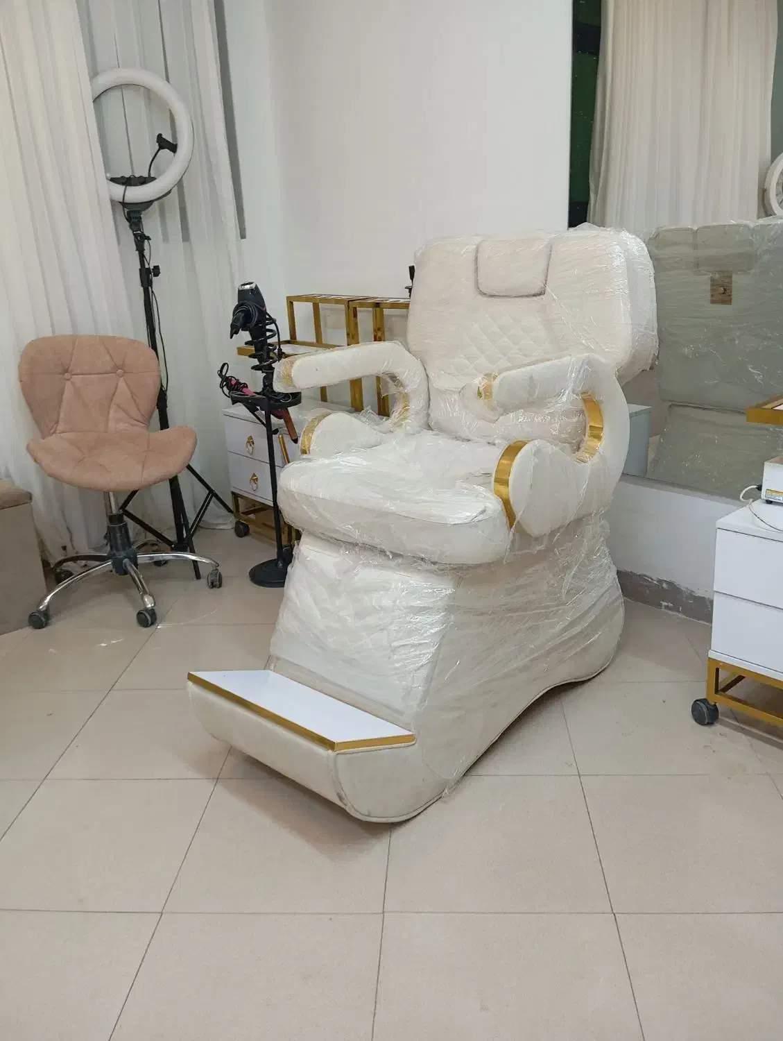 وسایل سالن زیبایی کاملا نو|آرایشگاه و سالن‌های زیبایی|کرمان, |دیوار