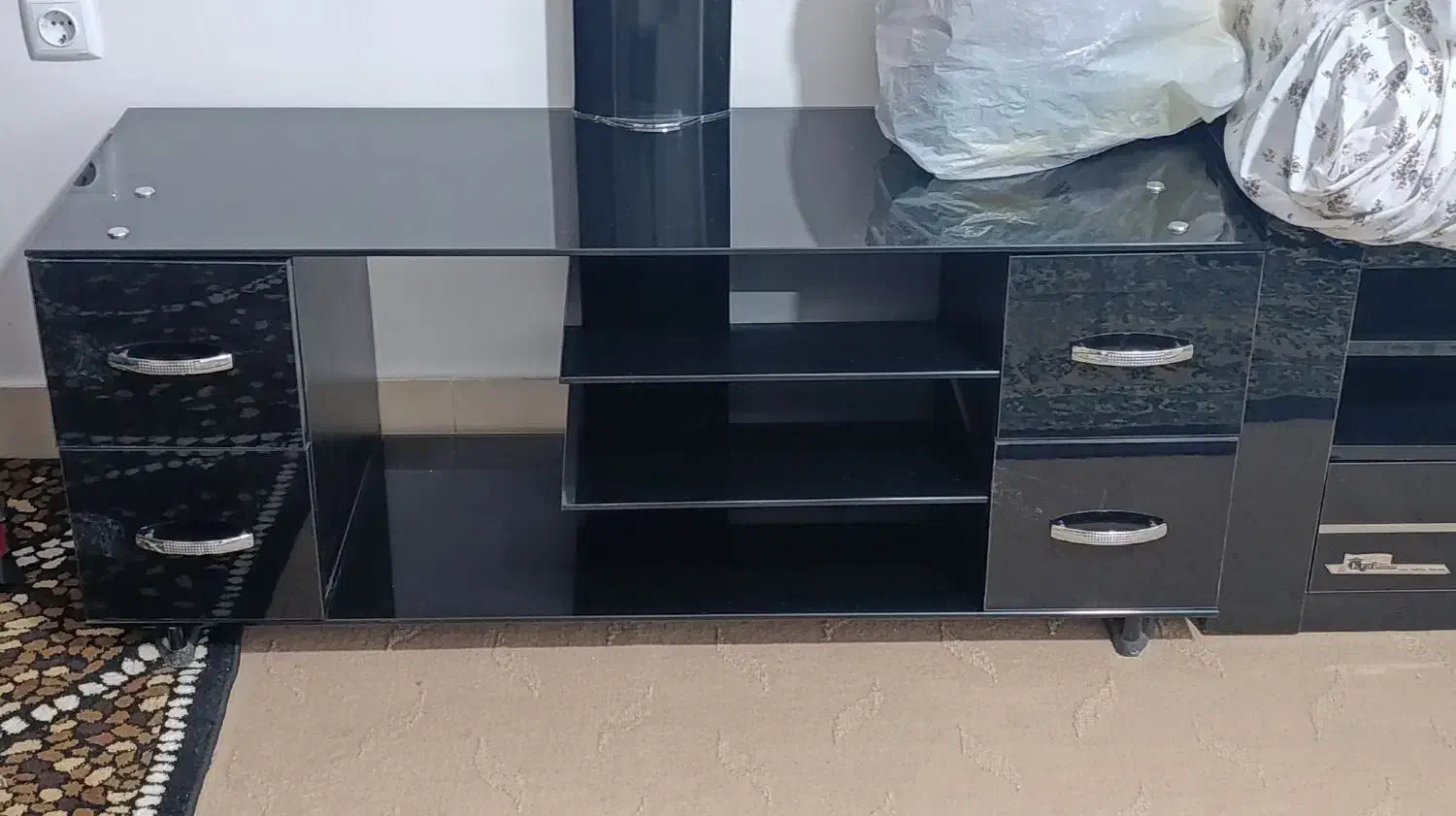 میز تلویزیون سالم قیمت مناسب|میز تلویزیون|میاندوآب, |دیوار