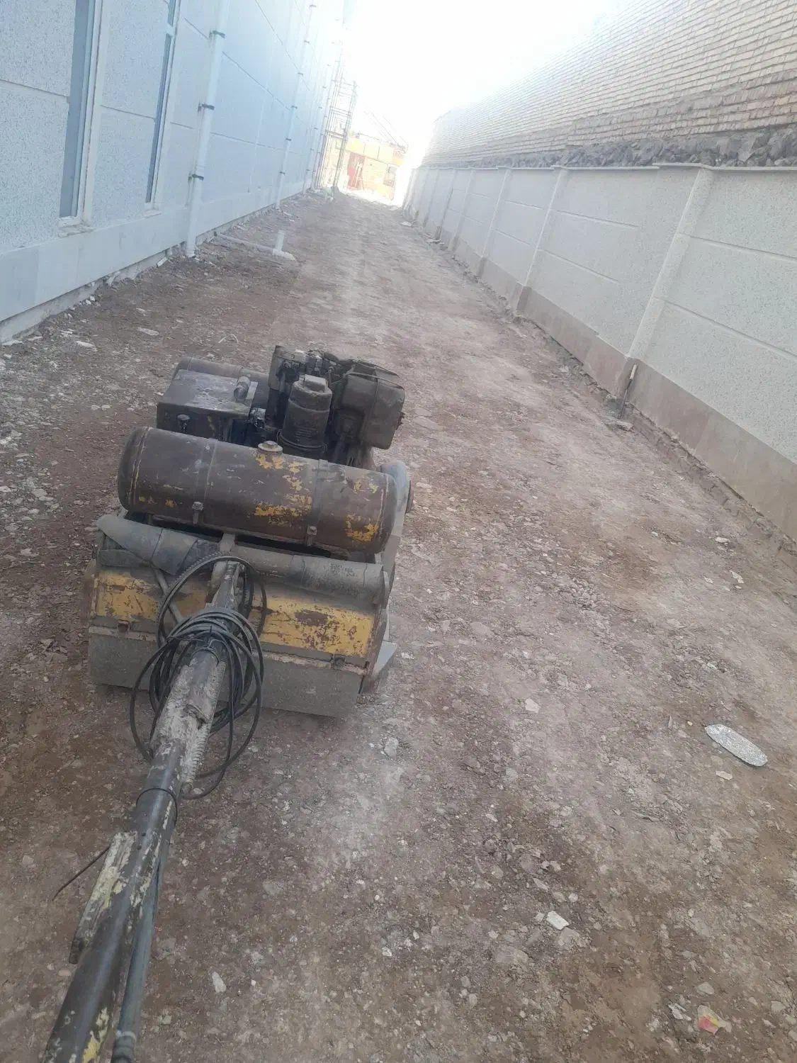 اجاره غلطک دستی وکاتر اسفالت بر|خدمات پیشه و مهارت|قزوین, |دیوار