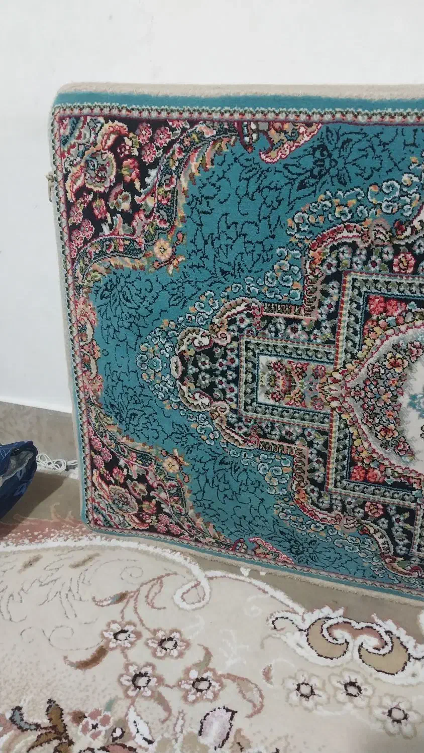 یک جفت پشتی طرح فرش گل برجسته نو وسالم|پشتی|تهران, جی|دیوار