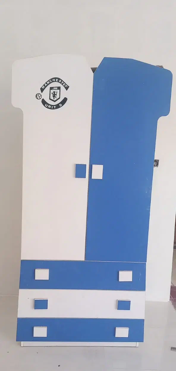 تخت و کمد نوزاد سیسمونی|تخت و صندلی بچه|یزد, |دیوار