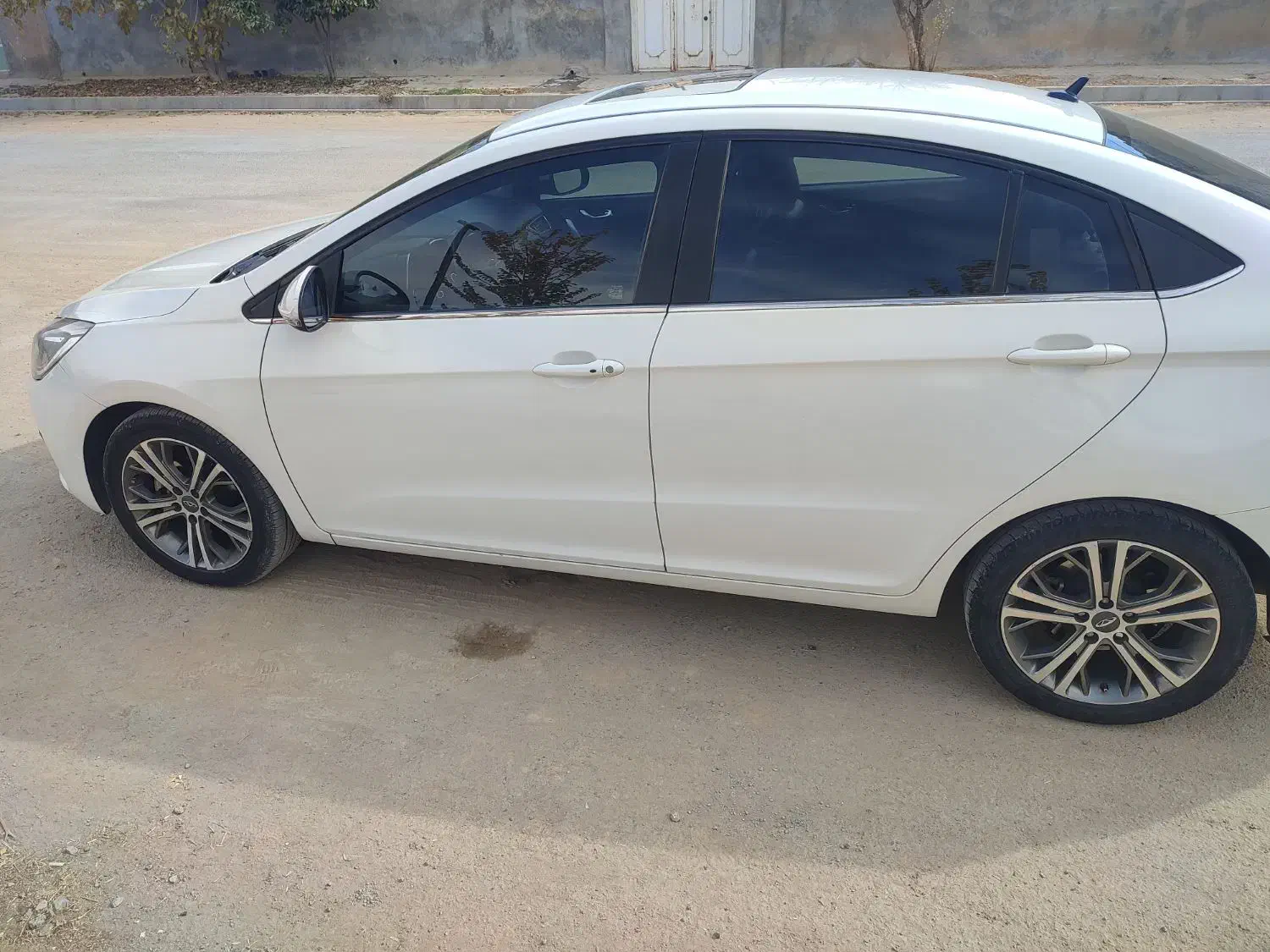 اریزو ۵دنده ای مدل ۹۸|خودرو سواری و وانت|شیراز, بهارستان|دیوار